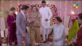 Bikhray Hain Hum - Episode 04 - 25th August 2022